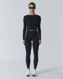 Clover Back Slit Long Tee | Black