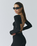Clover Back Slit Long Tee | Black
