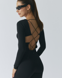 Clover Back Slit Long Tee | Black